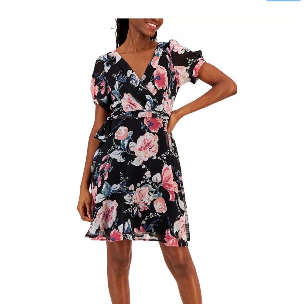 CONNECTED
Petite Floral-Print Faux-Wrap Chiffon Dress